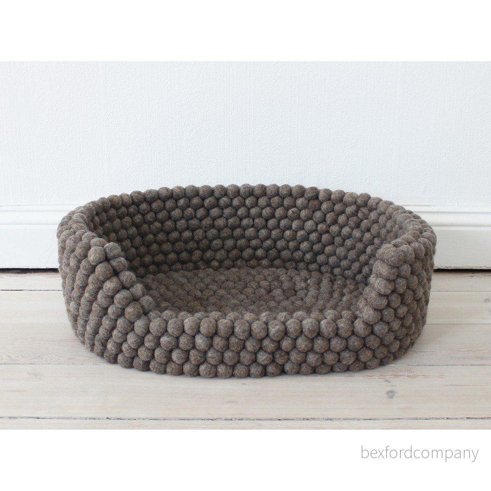 Ořechově hnědý kuličkový vlněný pelíšek pro domácí zvířata Wooldot Ball Pet Basket, 40 x 30 cm v:1341217
