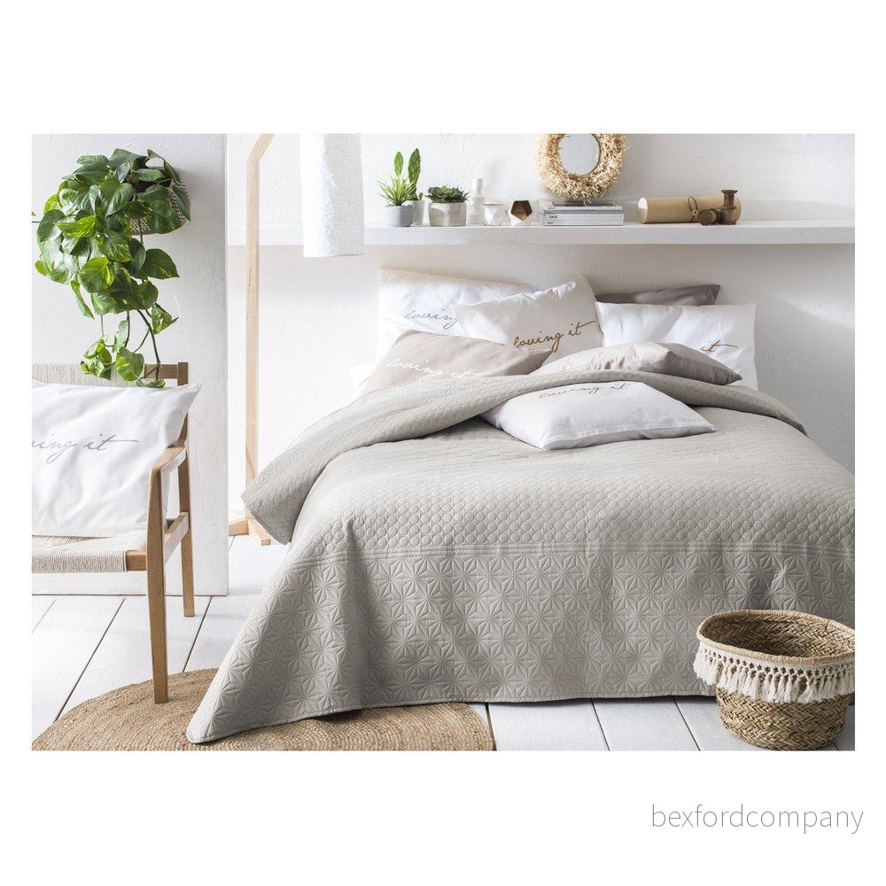Béžovo-šedý přehoz přes postel Slowdeco Buenos, 170 x 210 cm v:1212482