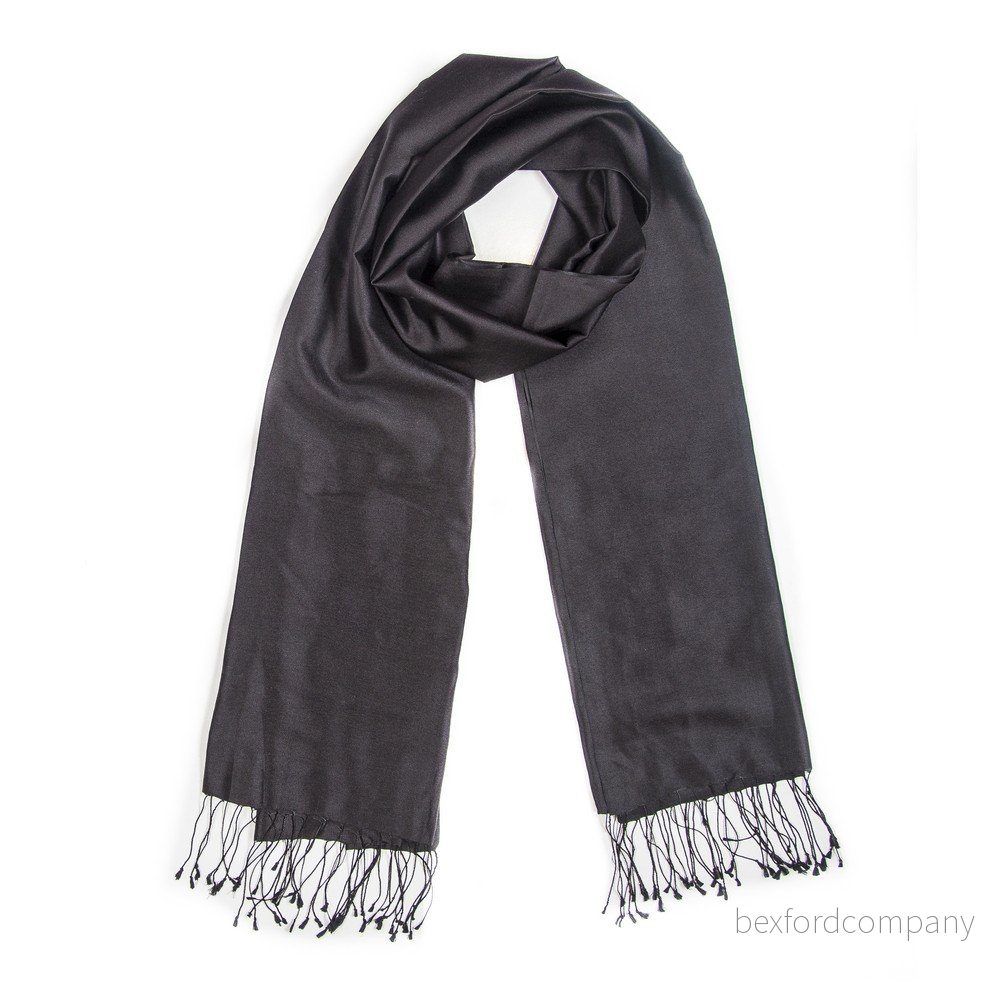 Černá šála Silk and Cashmere Frangles v:731798