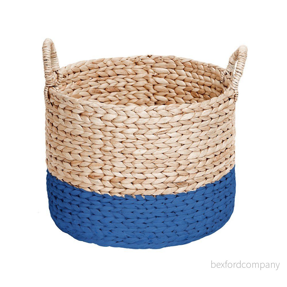 Ručně vyráběný košík z vodního hyacintu se modrým pruhem a’miou home Ohara, výška 30 cm v:928980