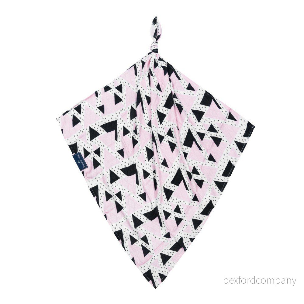Vzorovaná zavinovačka z bambusové viskózy KICOTI Pink Triangle, 120 x 120 cm v:1001212