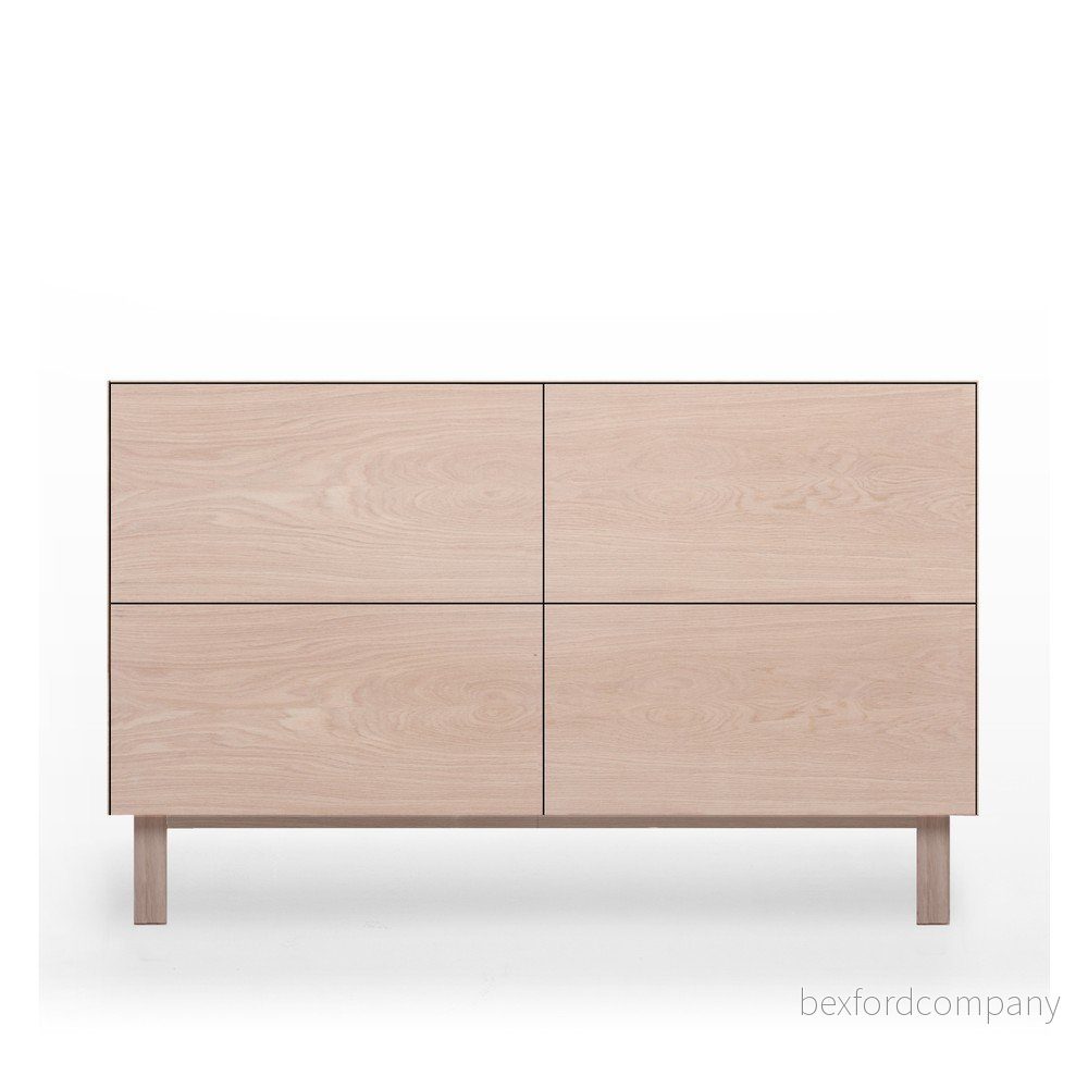 Komoda z dubového dřeva se 4 dvířky Another Brand v:701268