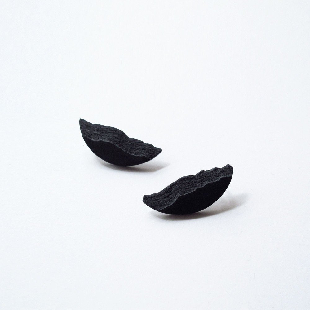 Černé porcelánové náušnice dsnú Curve v:705424